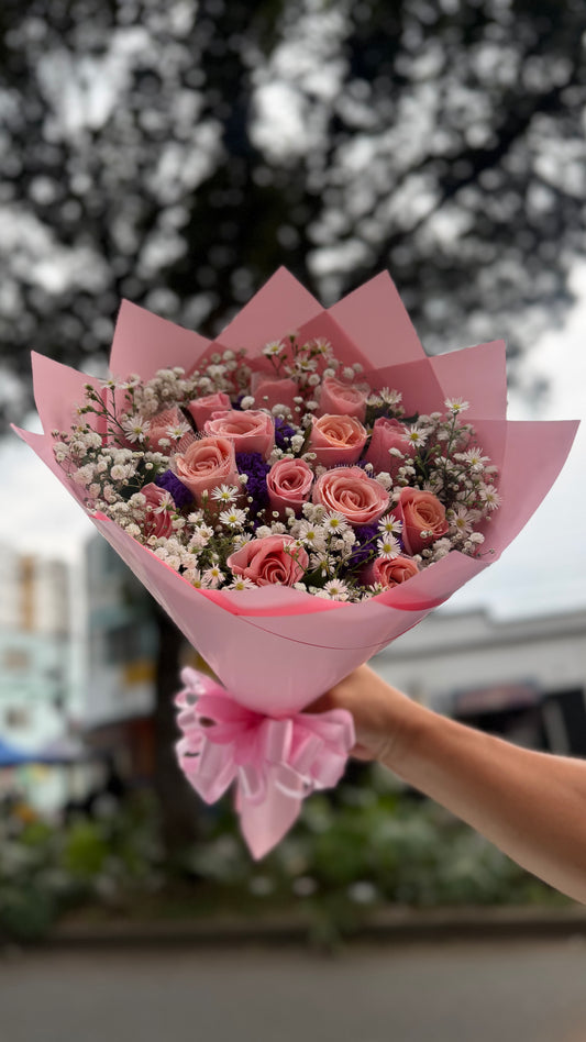 Ramo de Rosas rosadas y toques morados