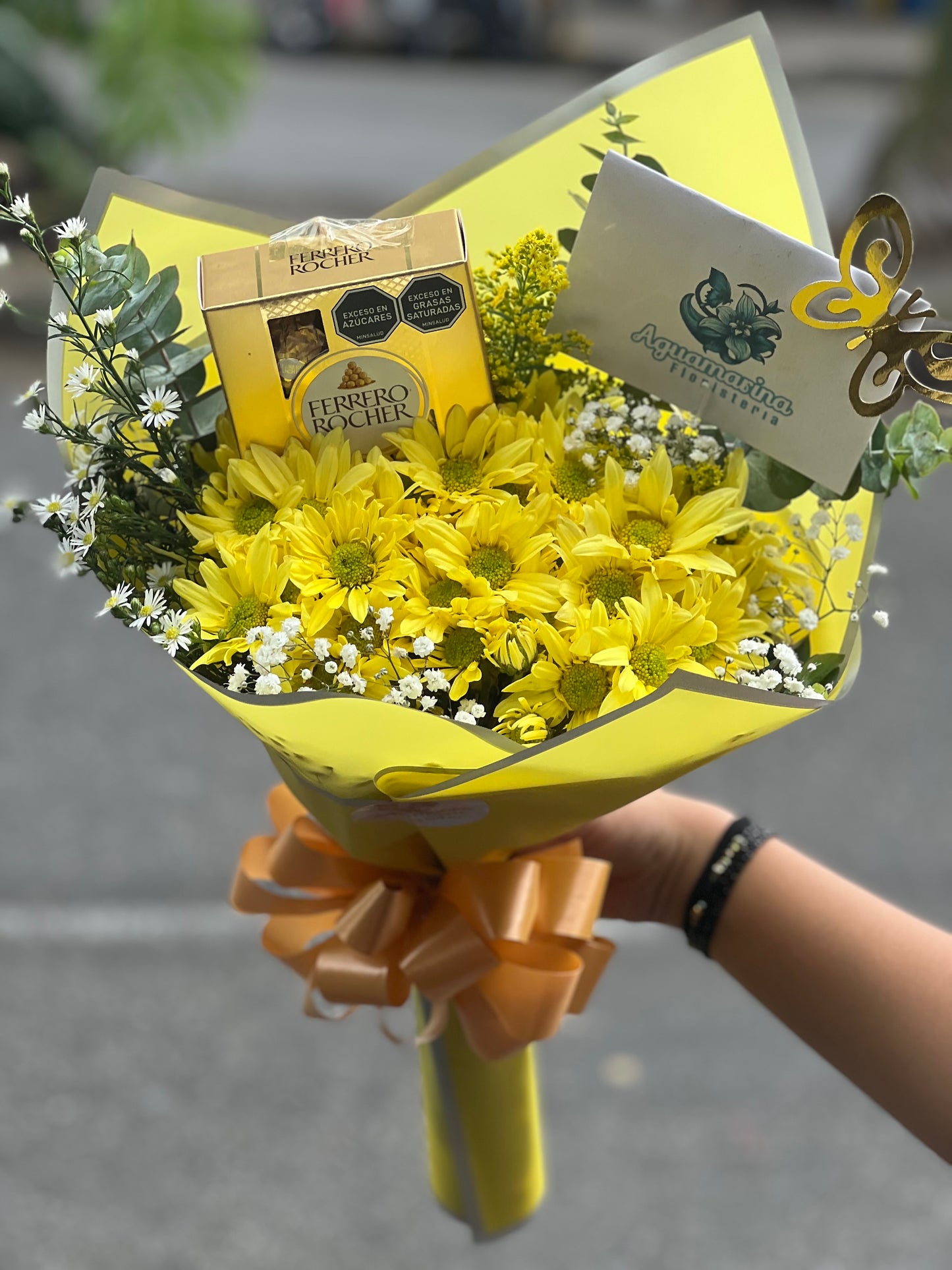 Dulce, brillo amarillo